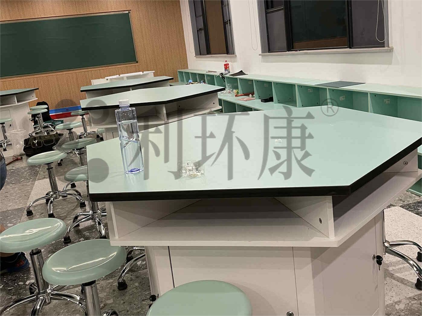 武汉经开外国语学校